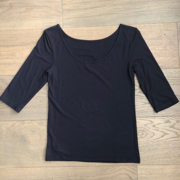 Theory Yorisa Fine Ribbed Boatneck or Scoop Neck Viscose Top Navy Sz M NWOT - Picture 4 of 13